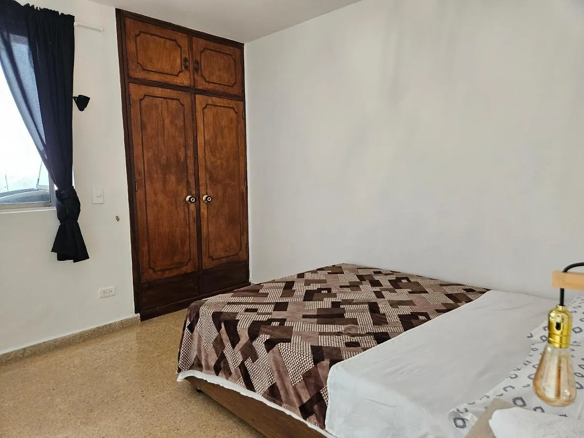 Beautiful Three-Bedroom Apartment With Garden In El Poblado Medellín 0*,