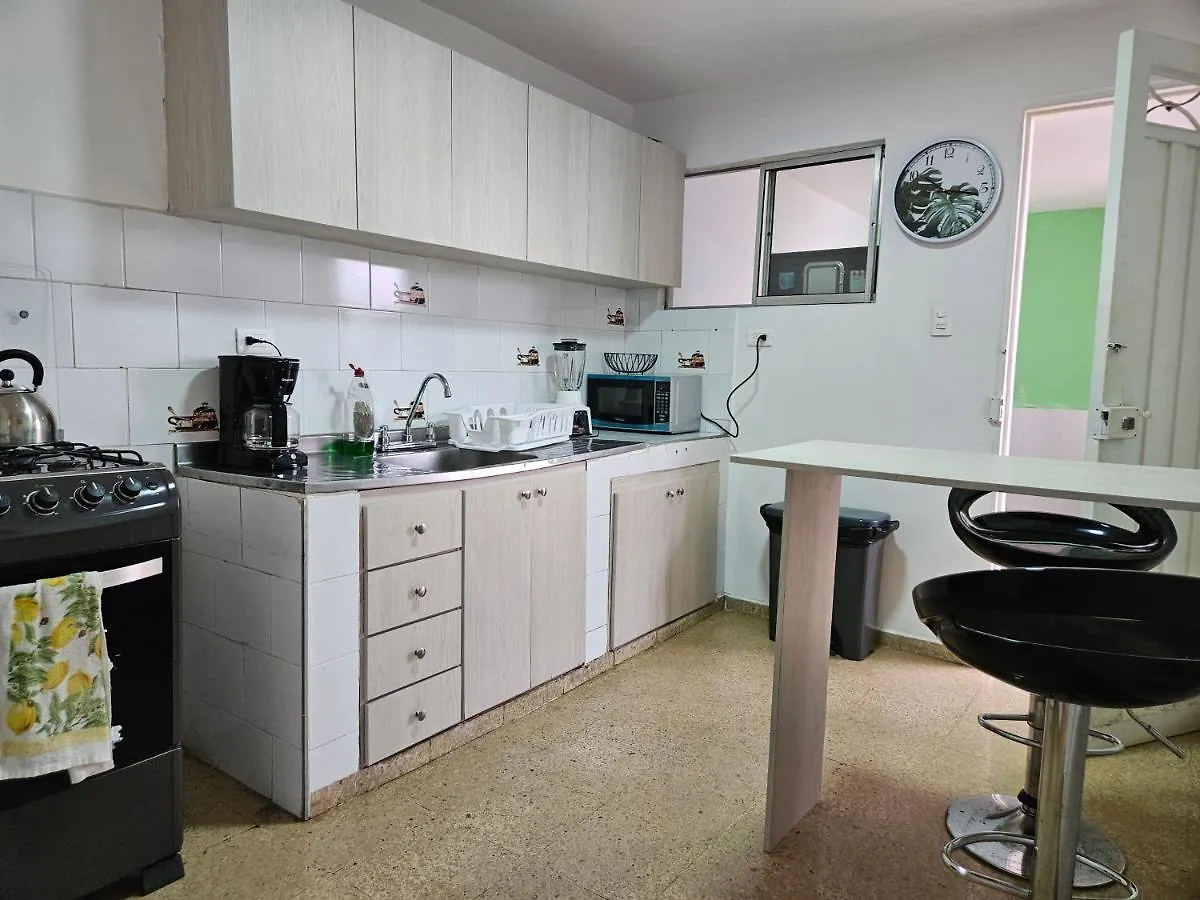 Beautiful Three-Bedroom Apartment With Garden In El Poblado Medellín Colombie